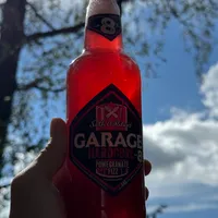 Garage hardcore pomegranate fizz