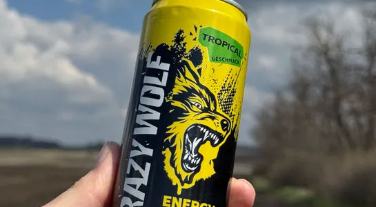 Crazy wolf yellow tropical