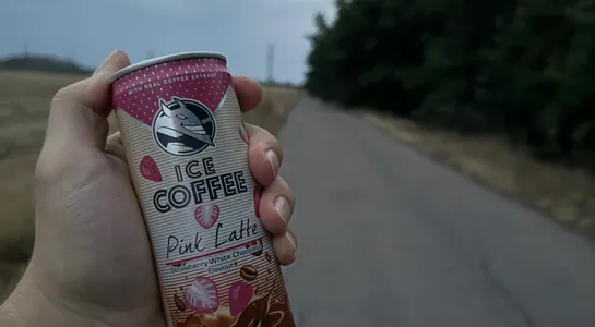 Hell ice coffee strawberry latte